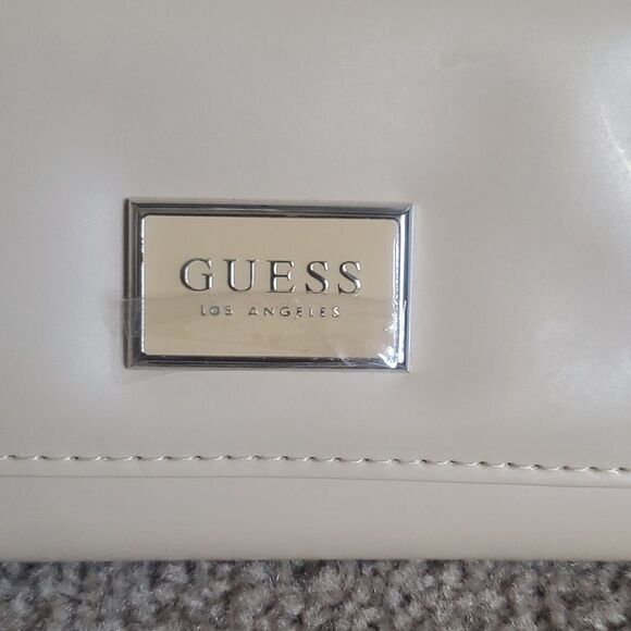 Guess Abree Leather Clutch Wallet  - Glam Elegance - Picture 5 of 6